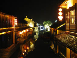 夜游周庄