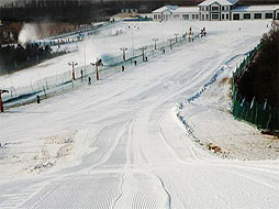 铭湖滑雪场雪道