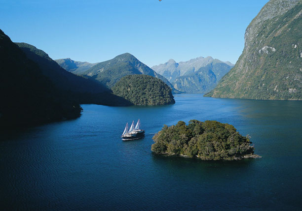 新西兰最著名景区之一米佛峡湾